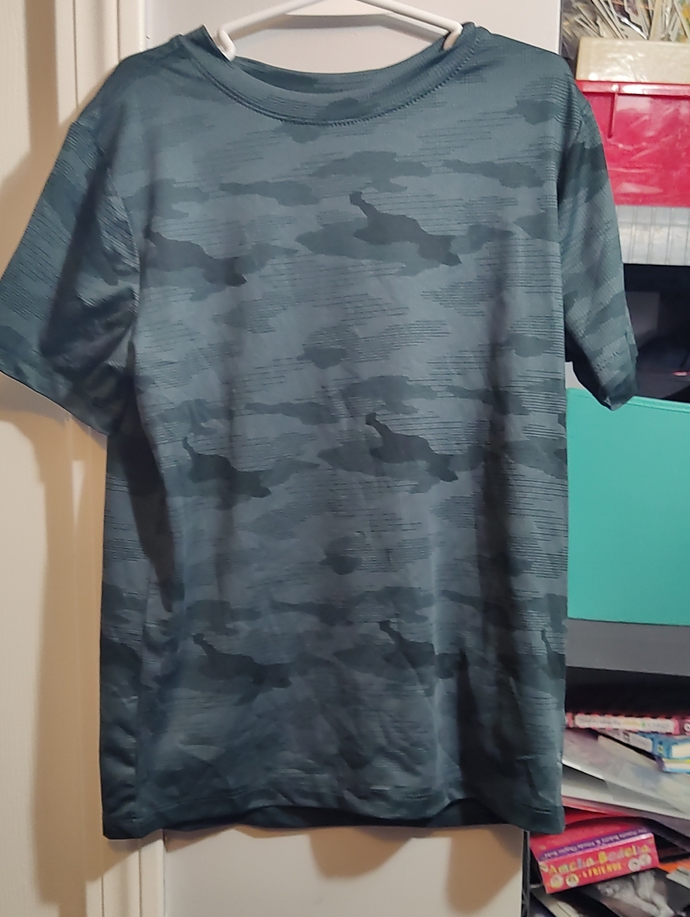 Kid's Layer8 Small Short-Sleeve Camo Performance Tee - Gray